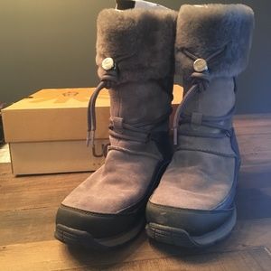 Ugg Orellen Charcoal - Size 8 - Gently Used